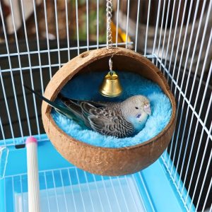 Natural Coconut Shell Bird Nest House Bed Breeding Nesting, Anti-Pecking Bite With Warm Pad And Bell For Bird Parrot Budgie Parakeet Cockatiel Conure Lovebird Canary Finch, The Color Of The Bell And Cushion Is Random, Suitable For Small Birds